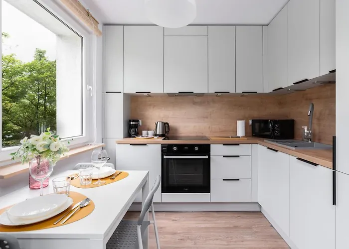 View With Balcony Winogrady By Renters * بوزنان