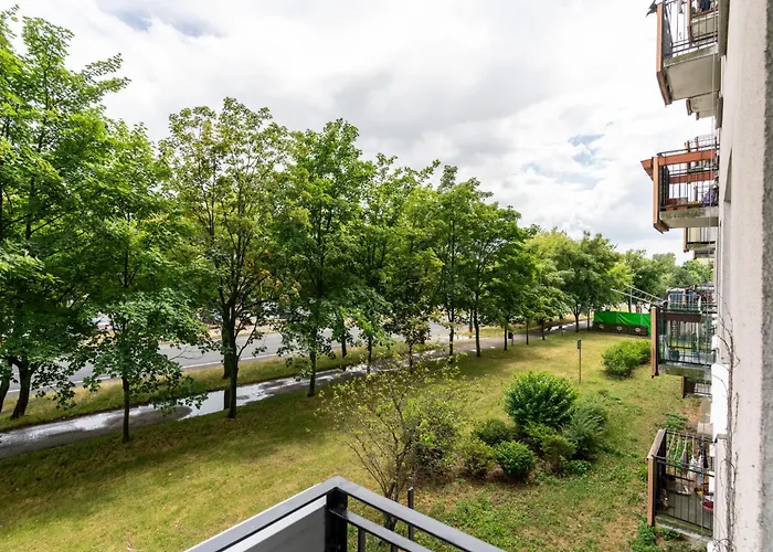 View With Balcony Winogrady By Renters شقة